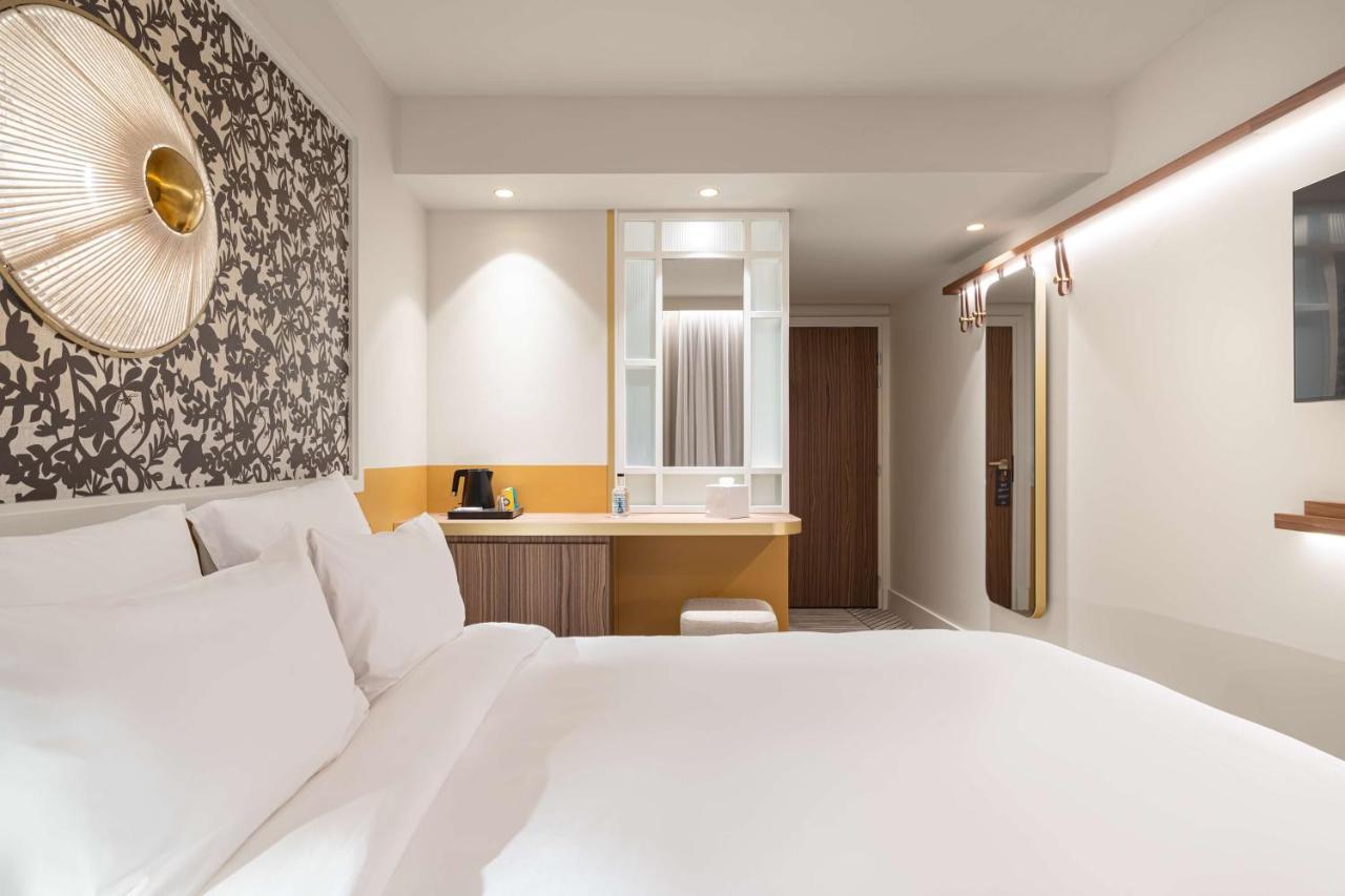 Hotel Yac Paris Clichy, A Member Of Radisson Individuals Exterior photo