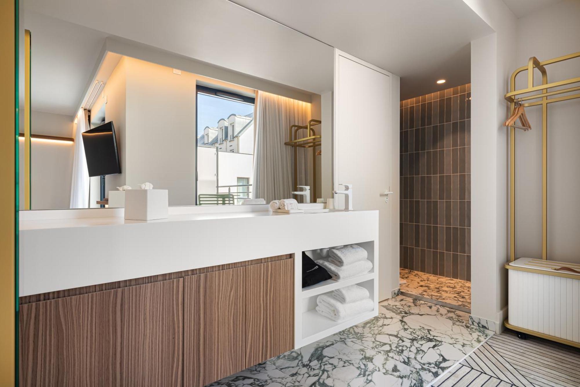 Hotel Yac Paris Clichy, A Member Of Radisson Individuals Exterior photo