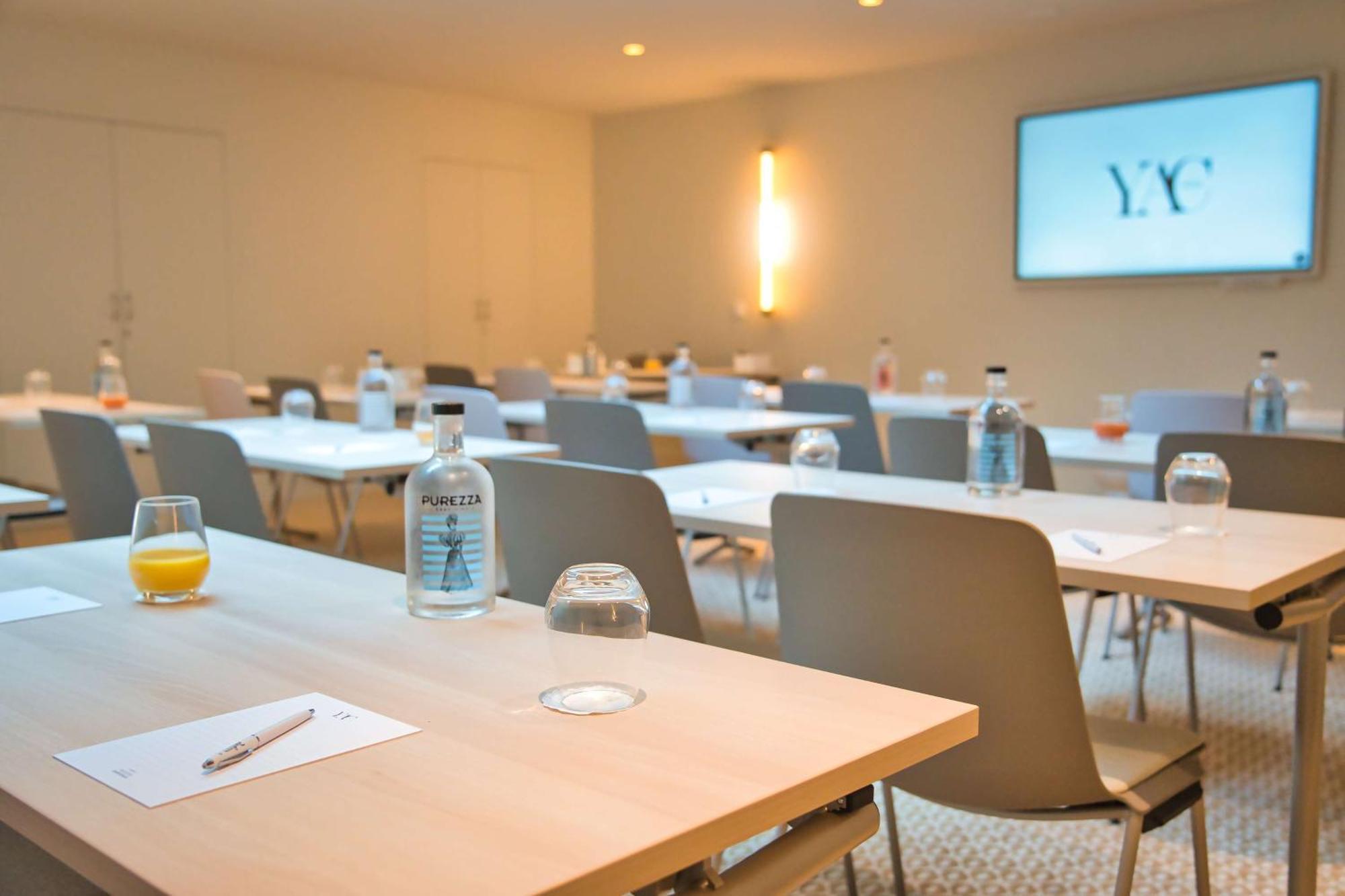 Hotel Yac Paris Clichy, A Member Of Radisson Individuals Exterior photo