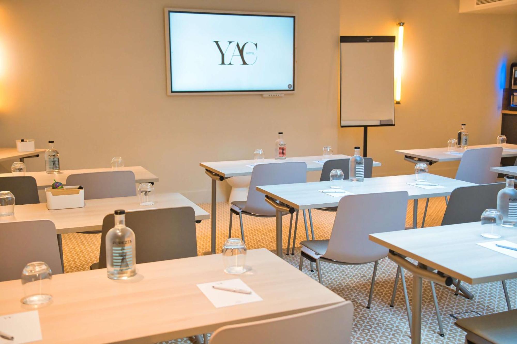 Hotel Yac Paris Clichy, A Member Of Radisson Individuals Exterior photo