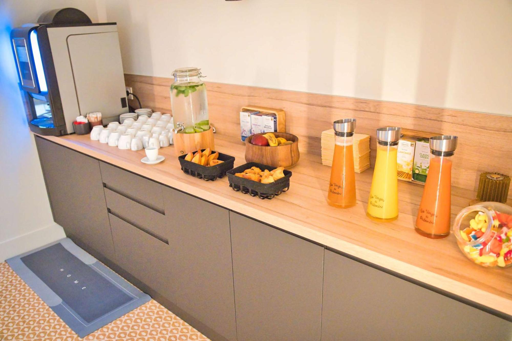 Hotel Yac Paris Clichy, A Member Of Radisson Individuals Exterior photo