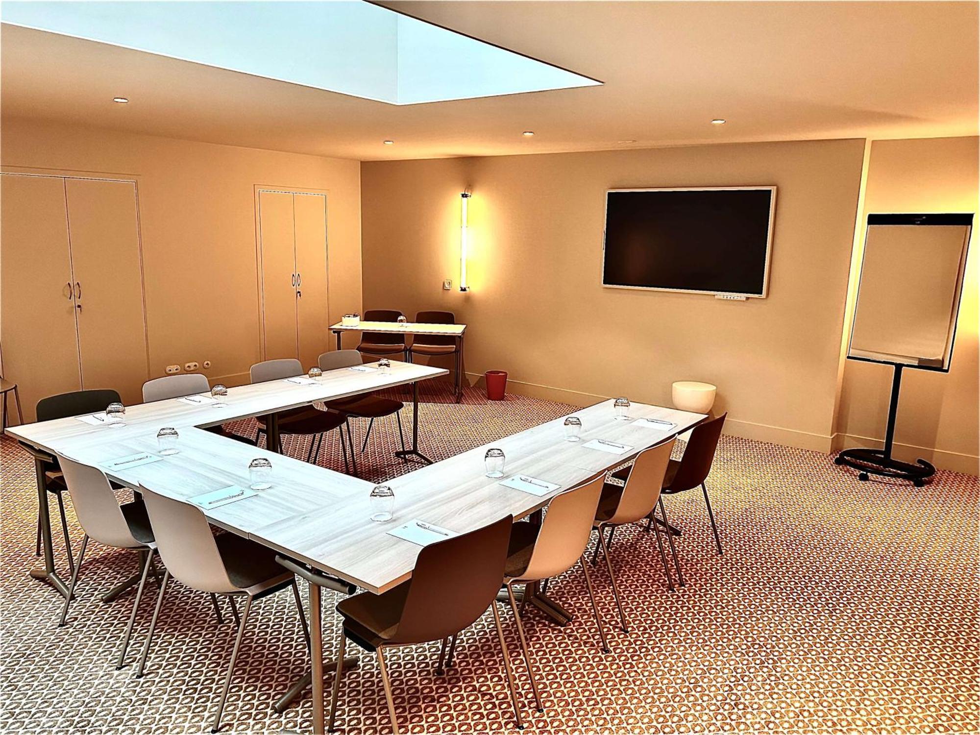 Hotel Yac Paris Clichy, A Member Of Radisson Individuals Exterior photo